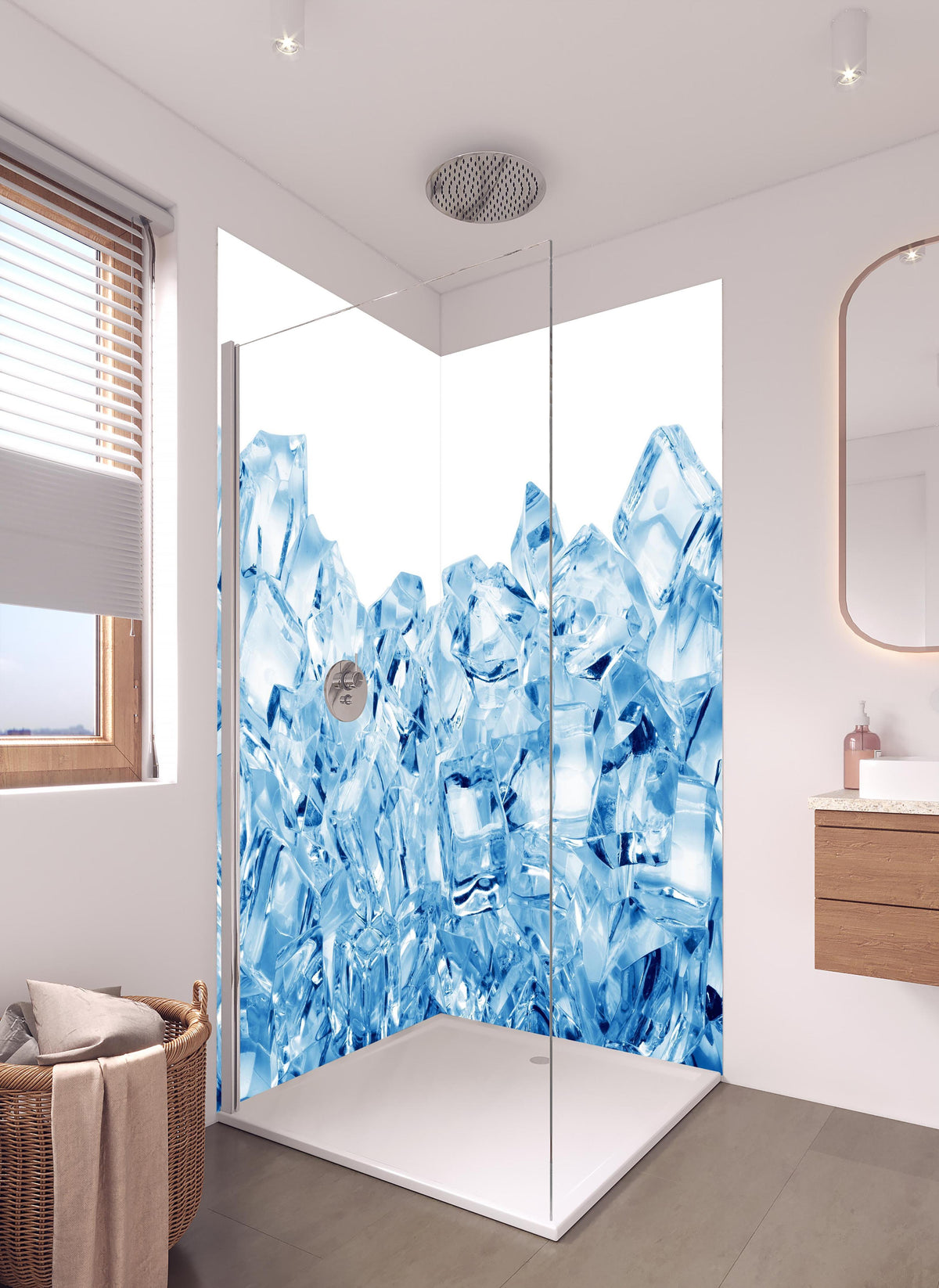 Duschrückwand - Blau kristallklarer Eiswürfel in hellem Badezimmer mit Regenduschkopf - zweiteilige Eck-Duschrückwand