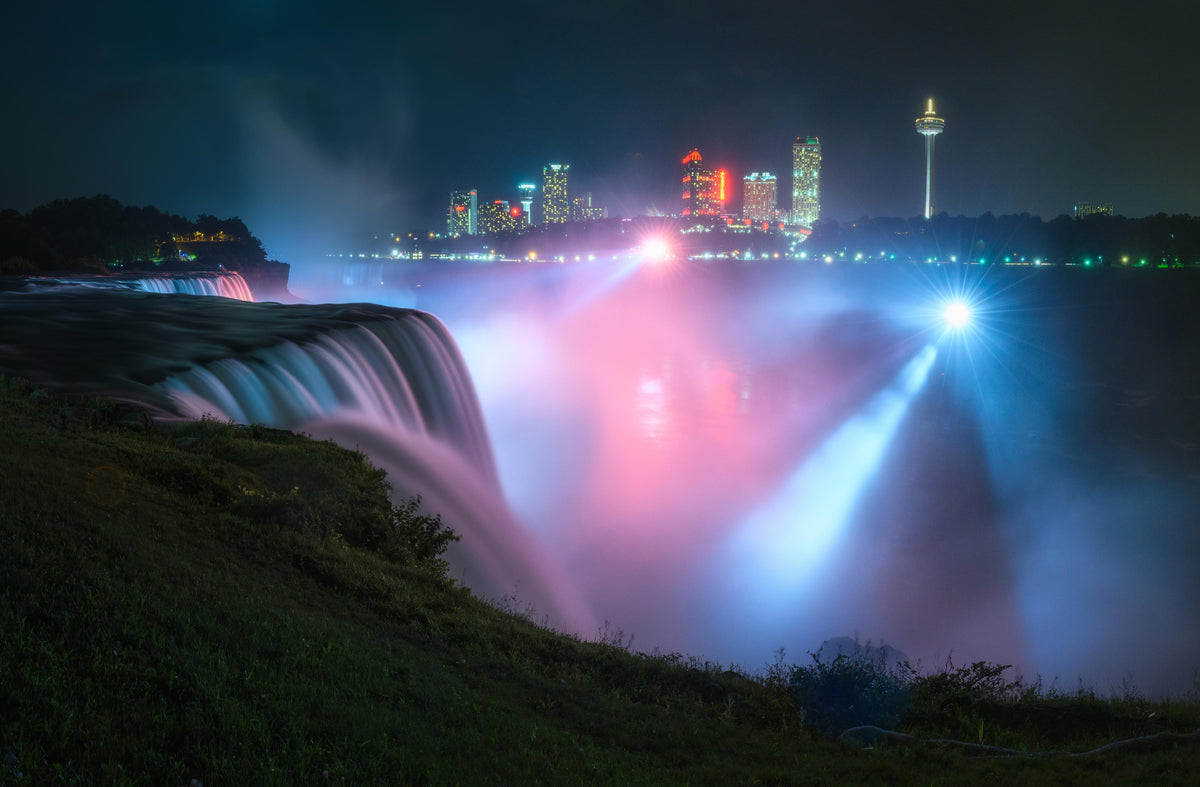 Duschrückwand-Niagarafälle bei Nacht