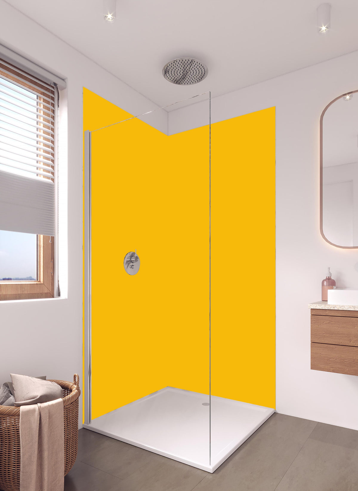 Duschrückwand - RAL 1003 (Signalgelb) in hellem Badezimmer mit Regenduschkopf - zweiteilige Eck-Duschrückwand