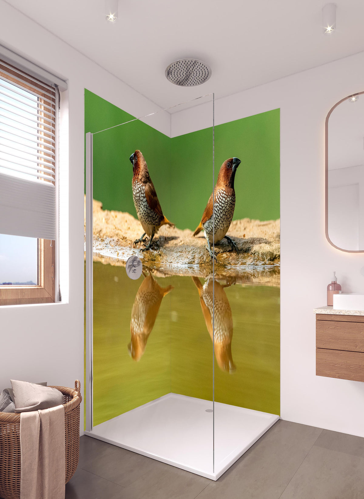 Duschrückwand - Vögel Spiegelung im Wasser in hellem Badezimmer mit Regenduschkopf - zweiteilige Eck-Duschrückwand