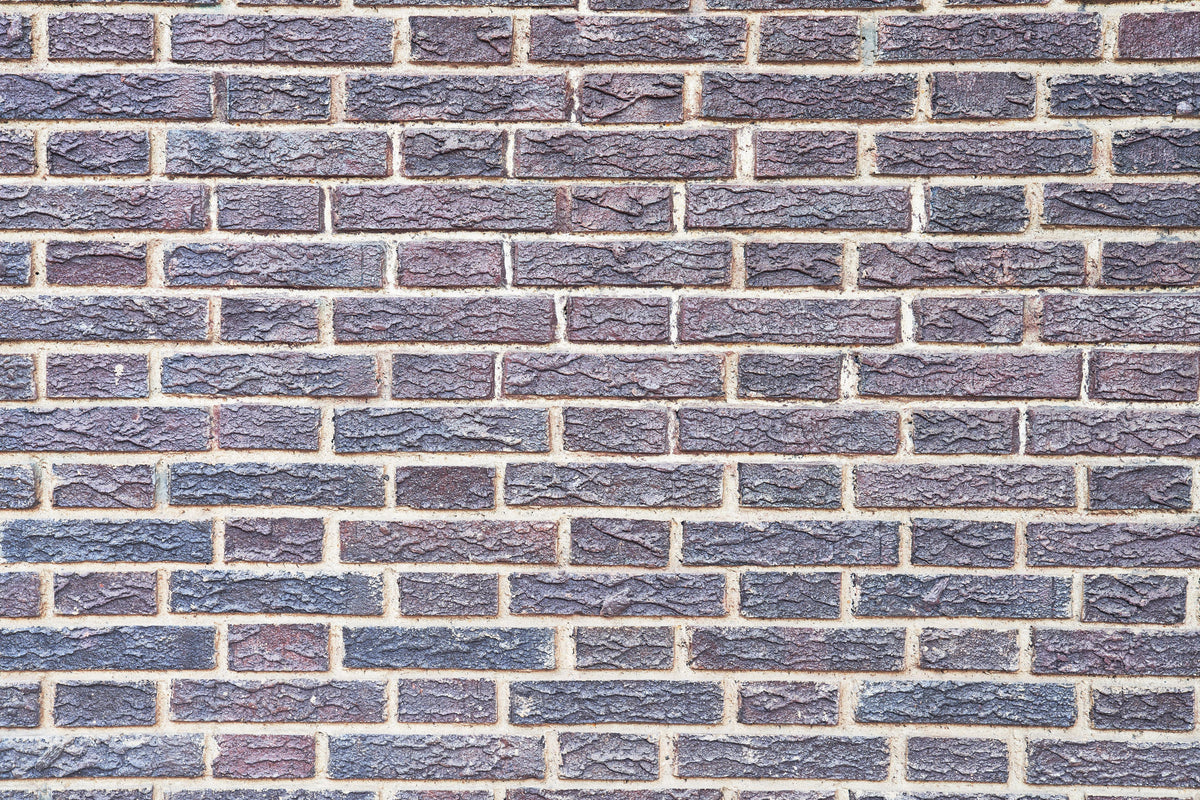 Duschrückwand-Zementmauertextur mit rissigen Fliesen