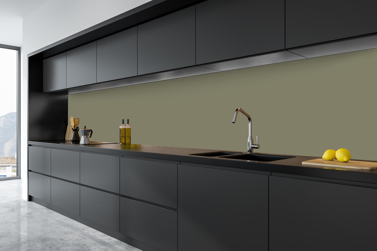 Küche - RAL 7002 (Olivgrau) in tiefschwarzer matt-premium Einbauküche