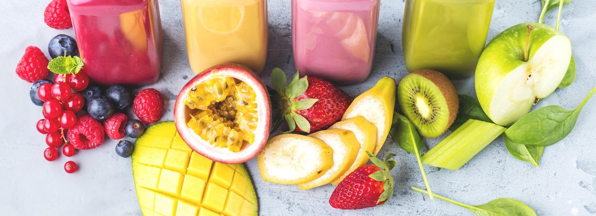 Küchenrückwand-Smoothie aus Obst & Gemüse