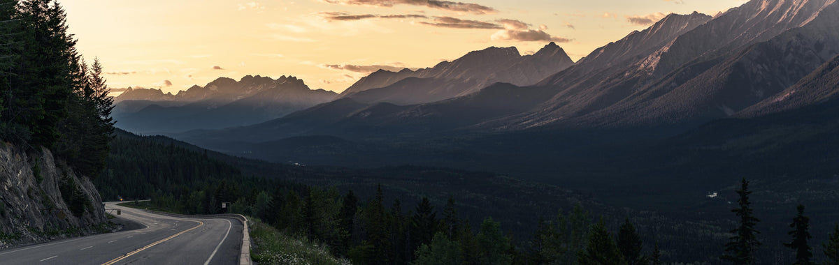 Spritzschutz-Panorama des Kooteney Valley bei Sonnenuntergang