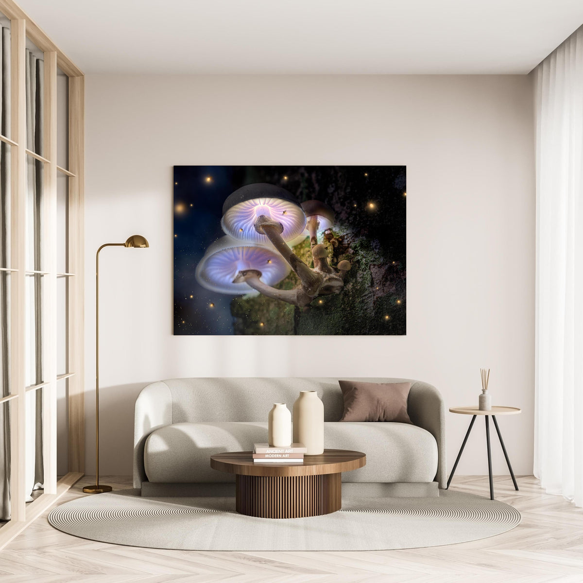 Wandbild - Magischer Baumpilz in minimalistisch eingerichtetem cremefarbenen Wohnzimmer