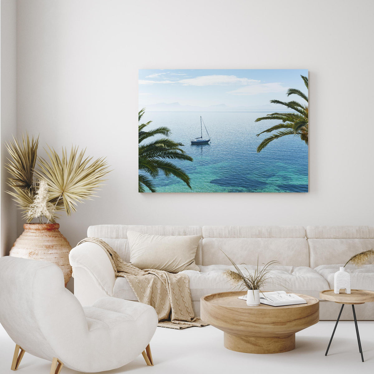 Wandbild - Meeres Ausblick - Mallorca in exotisch eingerichtetem Wohnzimmer über gemütlicher Couch