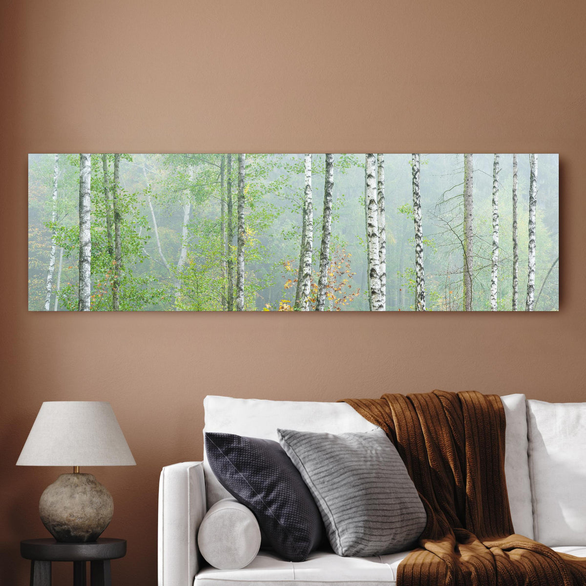 Wandbild - Nebeliger Birkenwald in dekorativem Wohnzimmer über einladendem Sofa Zoom