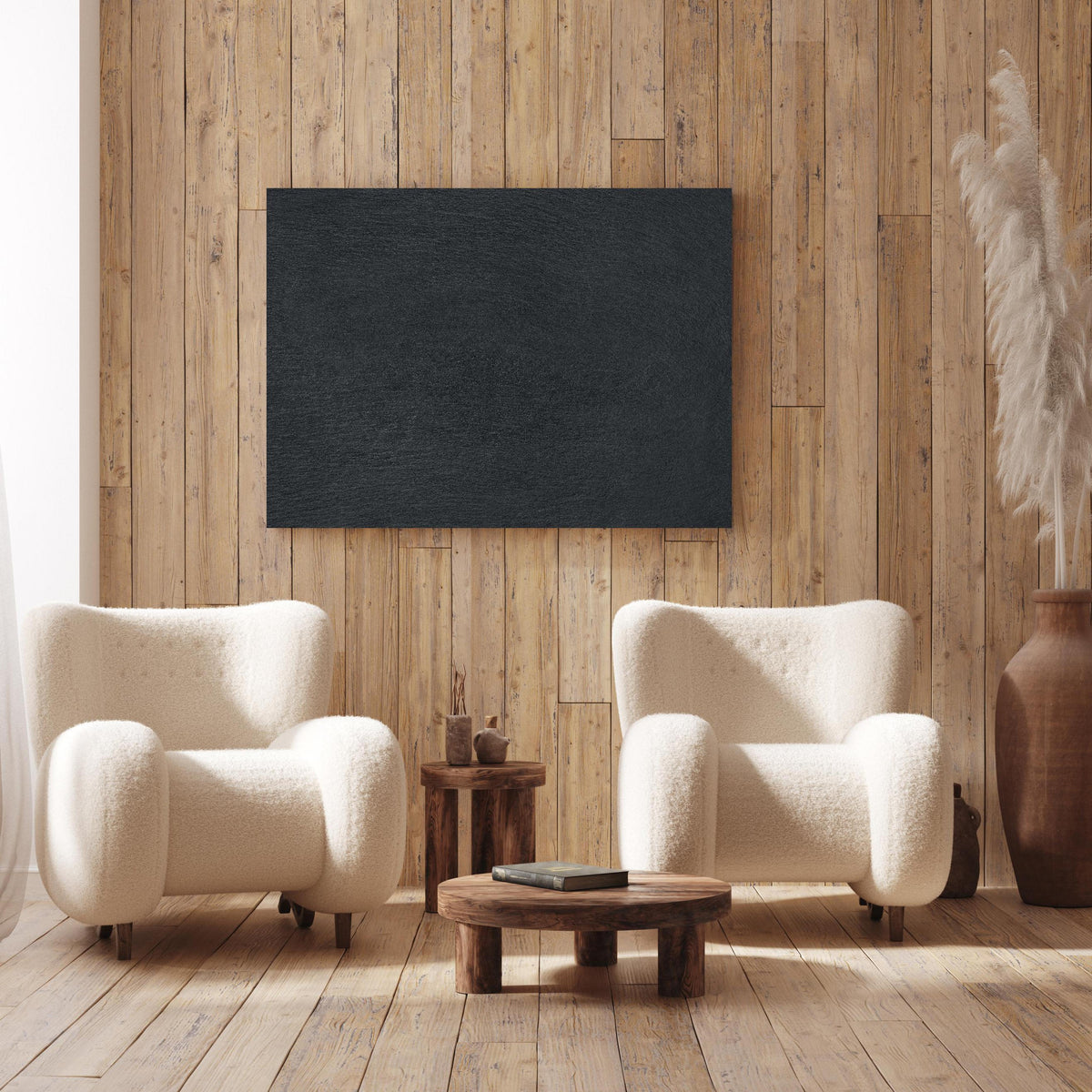 Wandbild - Schwarzer Graphit an Holzwand hinter sanften Sesseln mit Plüschbezug