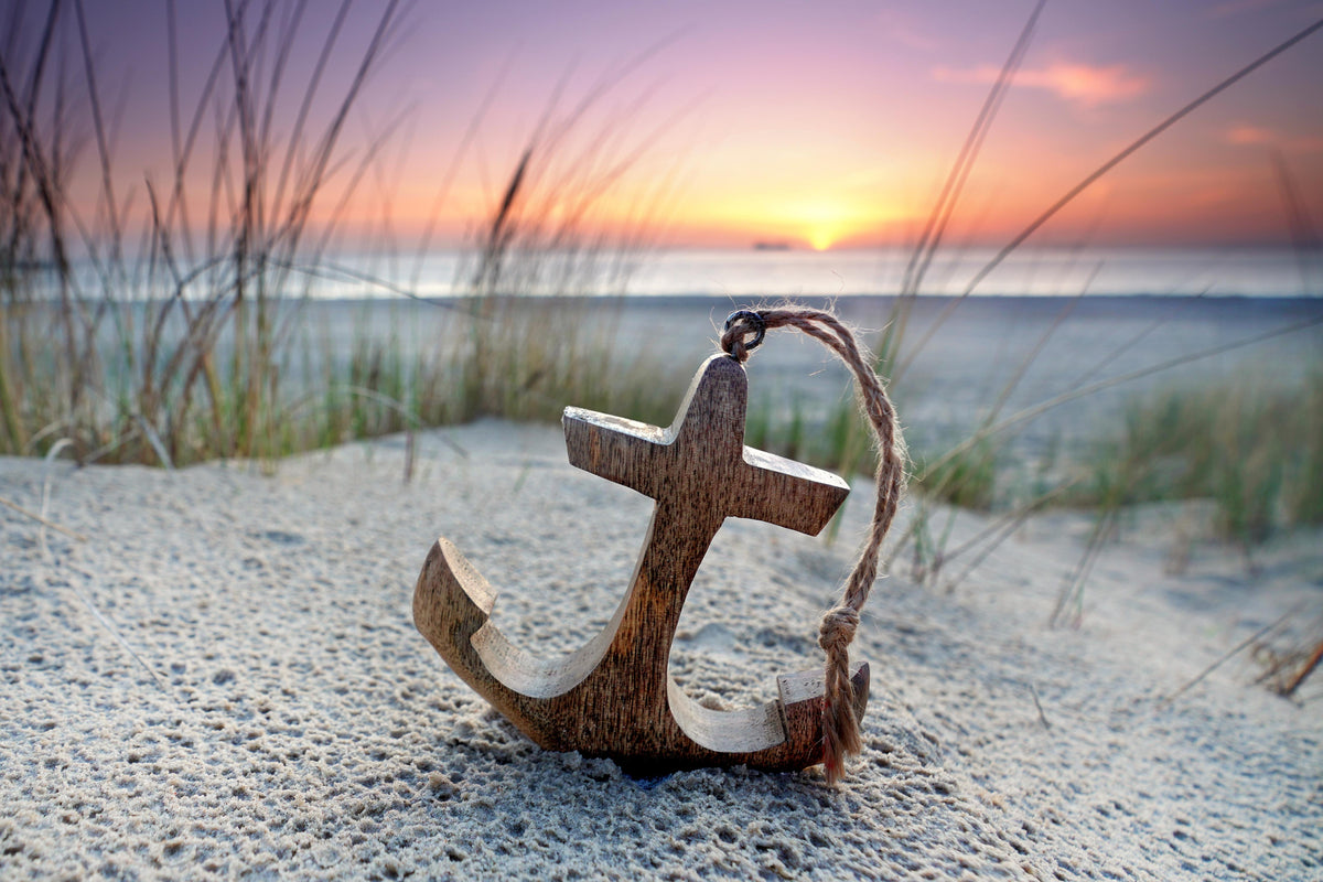 Duschrückwand-Anker am Strand