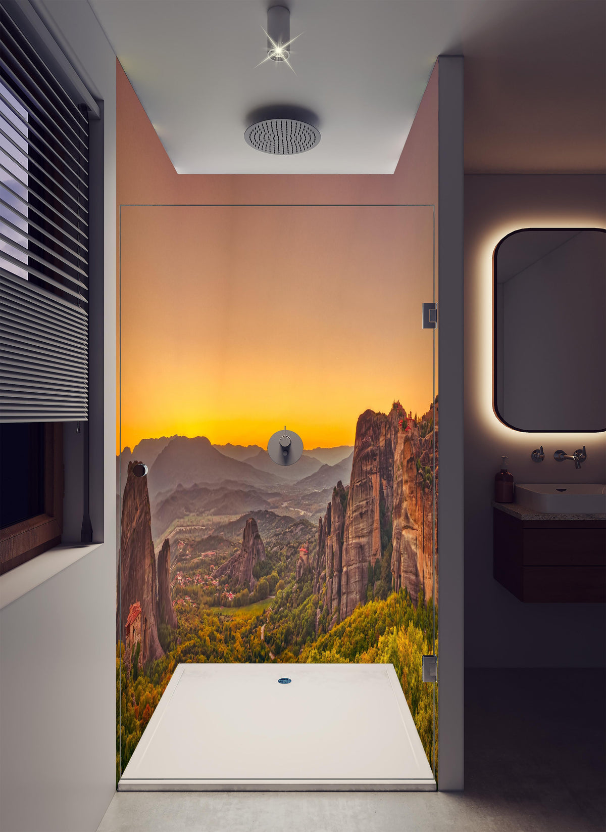 Duschrückwand - Landschaft mit Klöstern und Felsformationen in luxuriöser Dusche mit Regenduschkopf