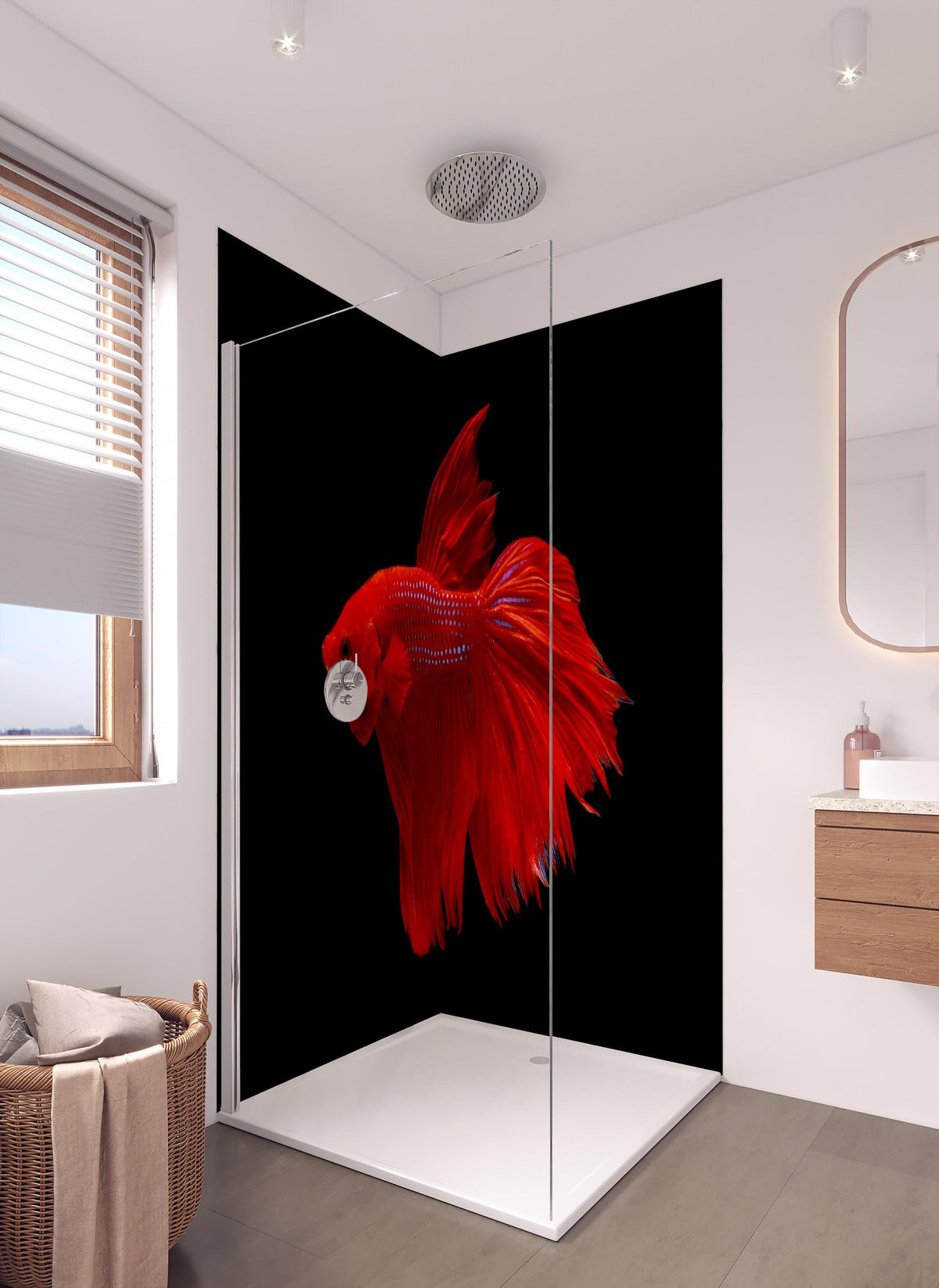 Duschrückwand - Roter Betta-Kampffisch in hellem Badezimmer mit Regenduschkopf  - zweiteilige Eck-Duschrückwand