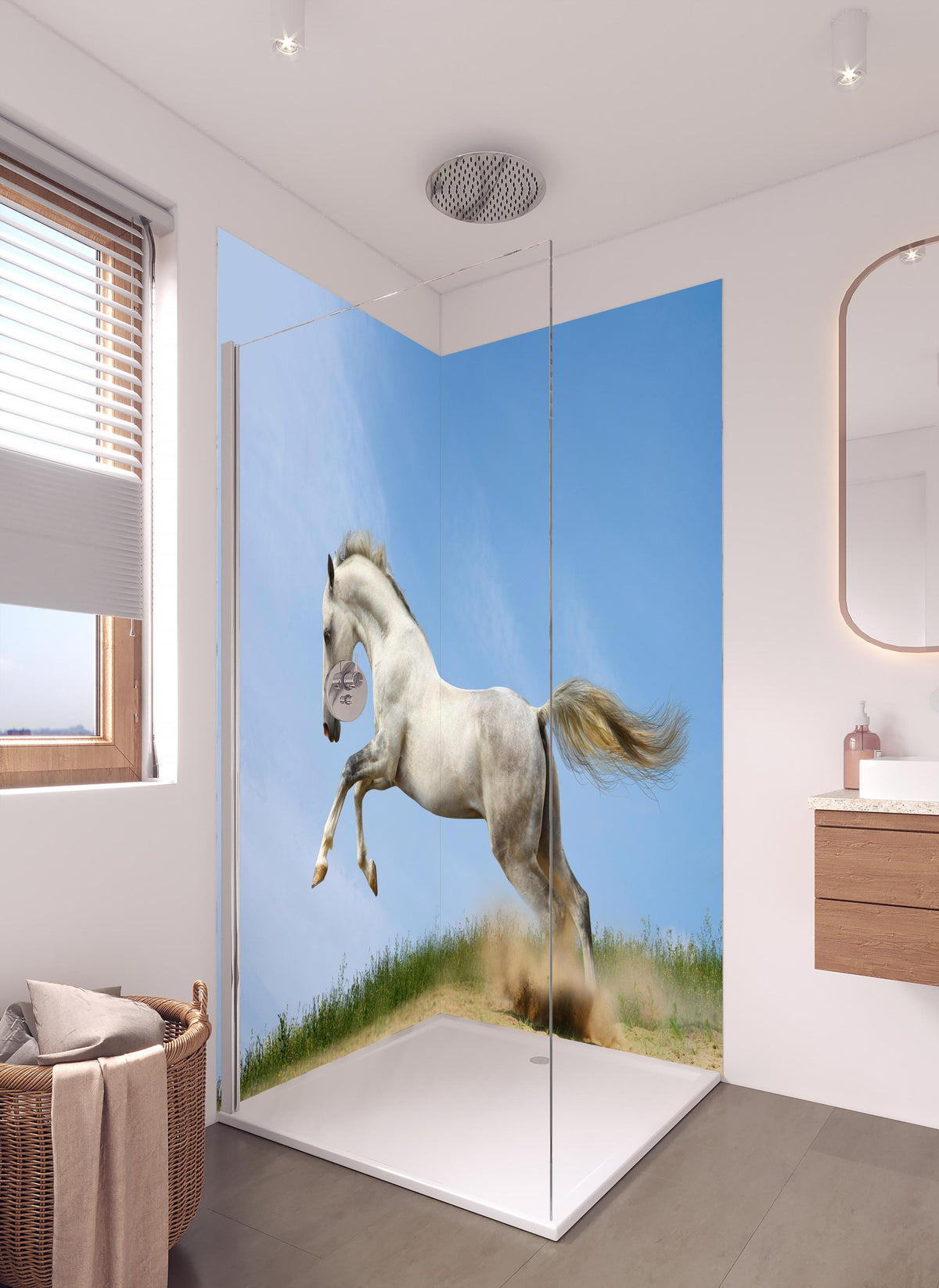 Duschrückwand - Wilder Araber-Hengst  in hellem Badezimmer mit Regenduschkopf  - zweiteilige Eck-Duschrückwand