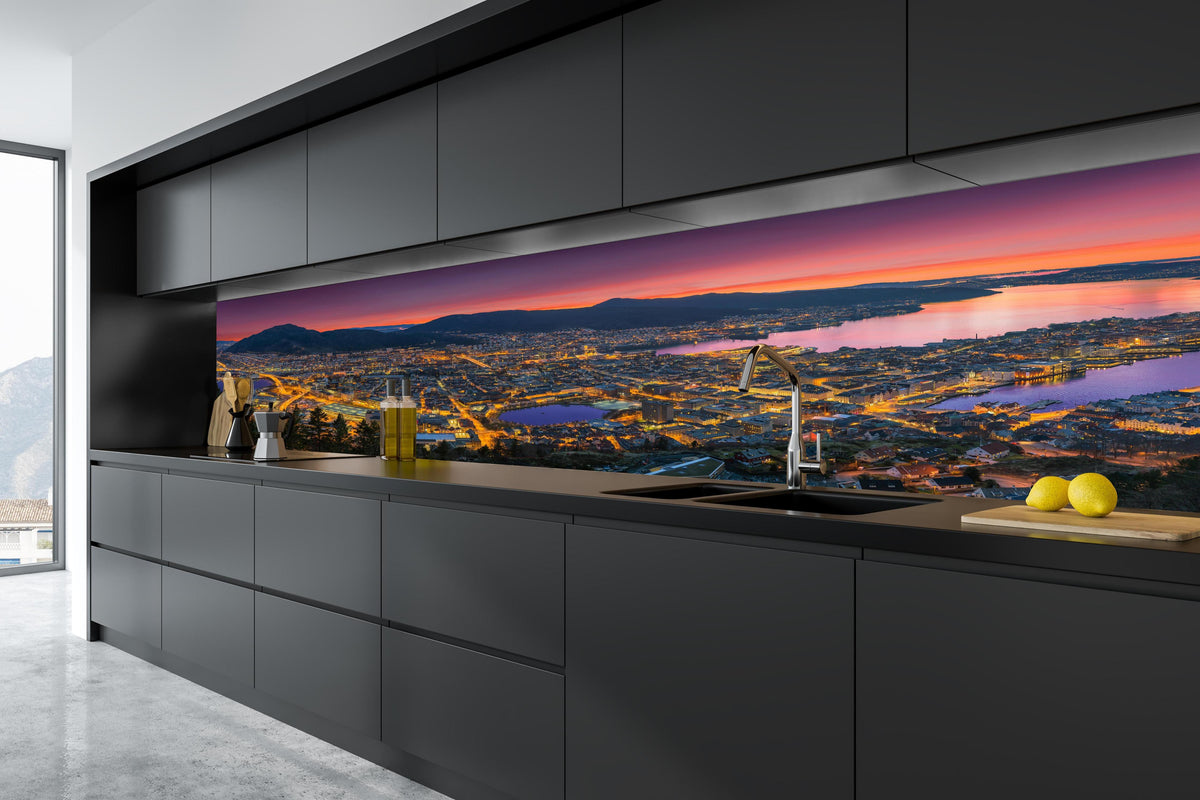 Küche - Panorama Floyen - Norwegen in tiefschwarzer matt-premium Einbauküche