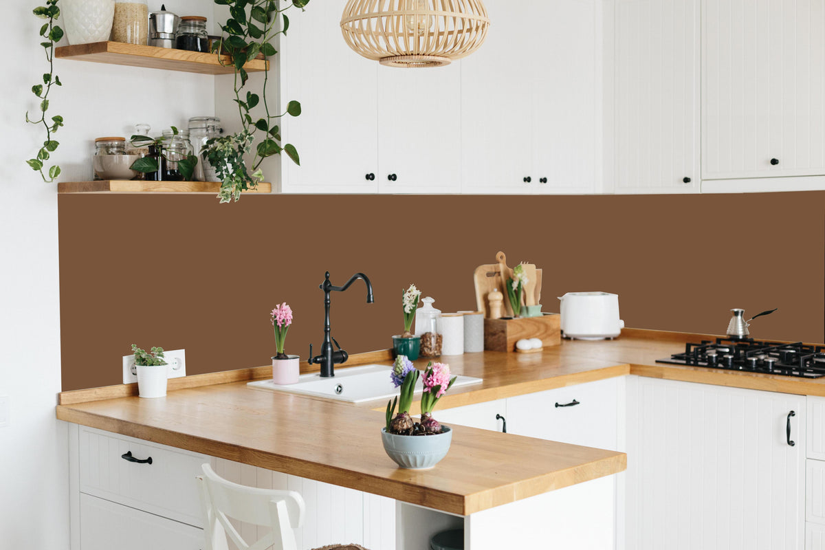 Küche - RAL 8024 (Beigebraun) in lebendiger Küche mit bunten Blumen